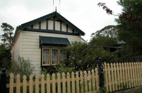 Tugin Cottage - Accommodation Directory 0
