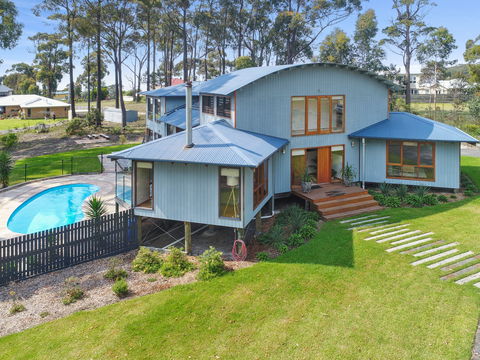Tura Tree House - Accommodation Directory 0