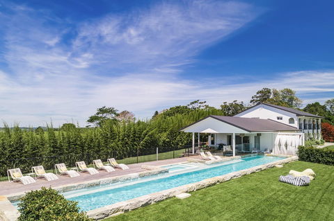 Villa St Helena - Accommodation Directory 1