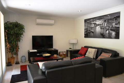 Wagga Riverside Apartments - Accommodation Directory 2