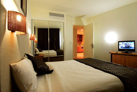 Golden Pebble Hotel - Accommodation Directory 0