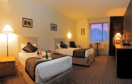Golden Pebble Hotel - Accommodation Directory 3