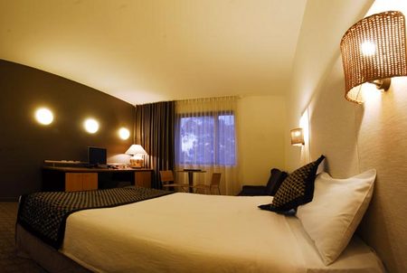 Golden Pebble Hotel - Accommodation Directory 4