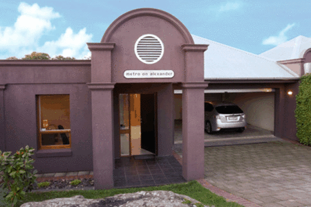 Metro on Alexander - Accommodation Directory