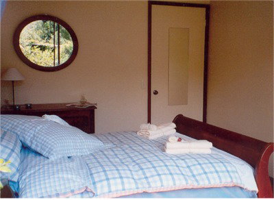 Hideaway On Hinkler - Accommodation Directory 2