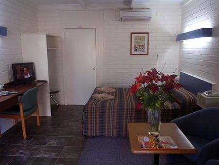 Central Highlands Motor Inn - Accommodation Directory 1