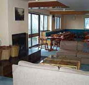 Trackers Mountain Lodge - Accommodation Directory