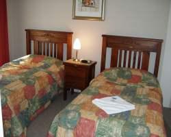 Acacia Holiday Apartments And Cabins - Accommodation Directory 1
