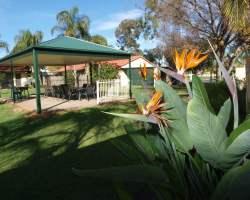 Acacia Holiday Apartments And Cabins - Accommodation Directory 5
