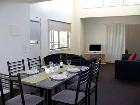 Sovereign Views Apartments - Accommodation Directory 1