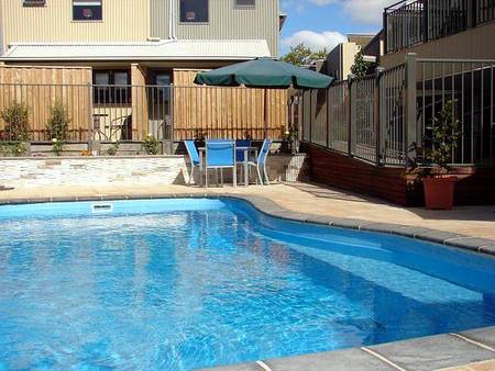 Sovereign Views Apartments - Accommodation Directory 3