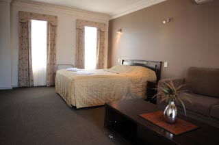 Seymours On Lydiard - Accommodation Directory 0
