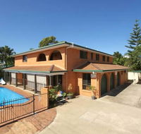 Airlie Court Holiday Apartments - Accommodation Directory