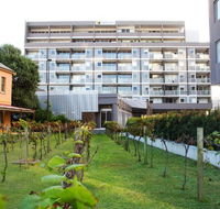 Honeysuckle Executive Apartments - Accommodation Directory
