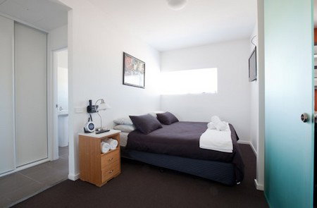 Honeysuckle Executive Apartments - Accommodation Directory 1