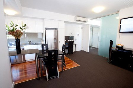 Honeysuckle Executive Apartments - Accommodation Directory 3
