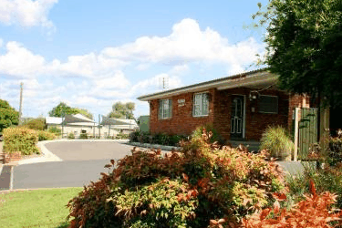 Cadman Apartments - Accommodation Directory