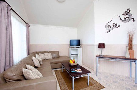Blue Dolphin Resort & Holiday Park - Accommodation Directory 5