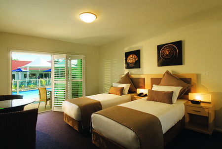 Oaks Pacific Blue Resort - Accommodation Directory 2