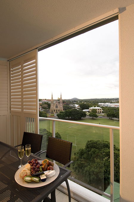 Oaks Aspire Apartments - Accommodation Directory 4