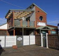 Black Dolphin Townhouse and Apartment - Accommodation Directory