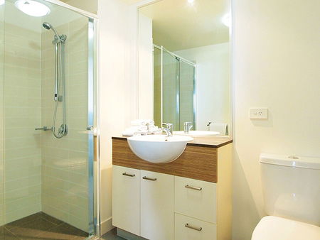 Oaks Charlotte Towers - Accommodation Directory 2