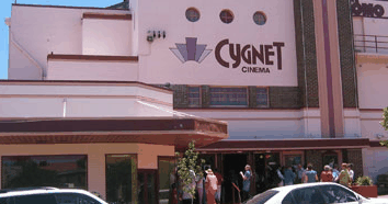 Cygnet Como Cinema - Accommodation Directory 3