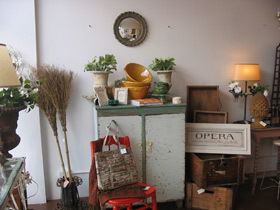 SavvyShopTours - Accommodation Directory 0