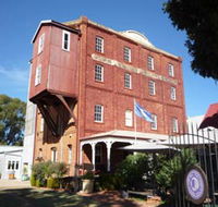 The York Mill - Accommodation Directory