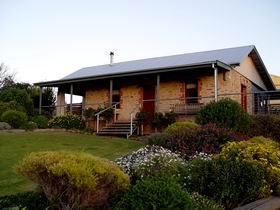 Tim Gramp Wines - Accommodation Directory 0