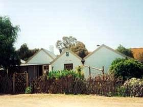 Miners Cottage And Garden - Accommodation Directory 0