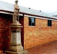 Westbrook War Memorial - Accommodation Directory