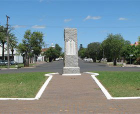War Memorial And Heroes Avenue - Accommodation Directory 0