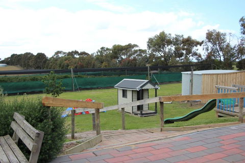 Tuckerberry Hill - Accommodation Directory 5