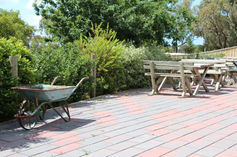 Tuckerberry Hill - Accommodation Directory 8