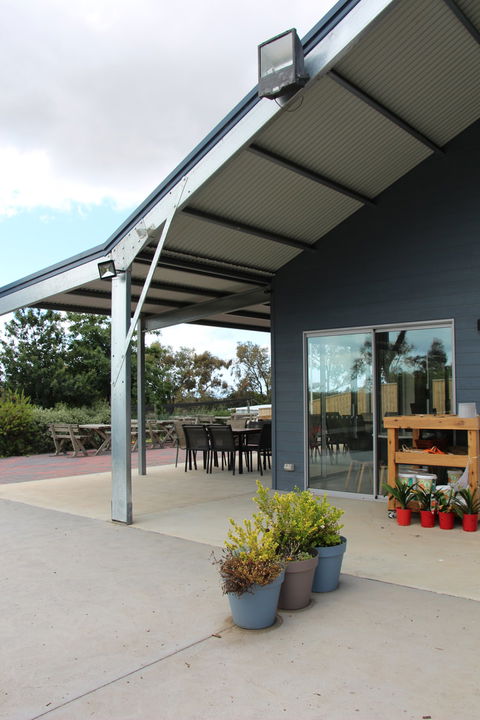 Tuckerberry Hill - Accommodation Directory 10