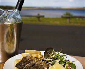 Hedys Restaurant At The Heads Hotel - Accommodation Directory 0
