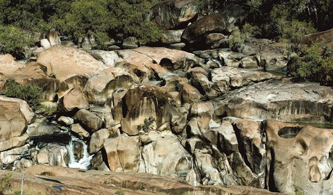 Macintyre Falls Lookout - Accommodation Directory 2