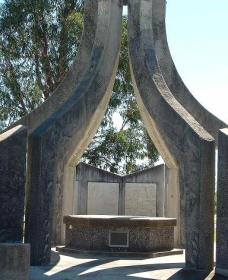 Inverell And District Bicentennial Memorial - Accommodation Directory 0