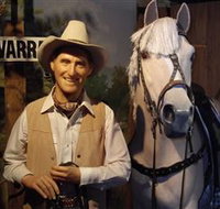 Big Golden Guitar Tourist Centre - Accommodation Directory