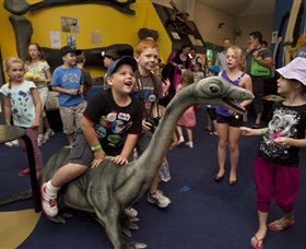 National Dinosaur Museum - Accommodation Directory 0