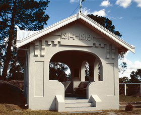 Stanthorpe Soldiers Memorial - Accommodation Directory 0