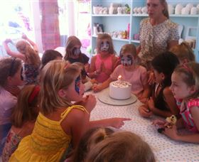 Jennys Painted Pots - Accommodation Directory 2