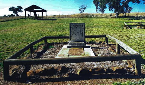 Yuranighs Aboriginal Grave Historic Site - Accommodation Directory 0