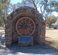 Jindera Pioneer Cairn - Accommodation Directory