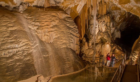 Junction Cave - Accommodation Directory 1