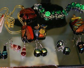 The Glass Gallery - BS Glass Art - Accommodation Directory 4