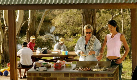 Apsley Falls Picnic Area - Accommodation Directory 0