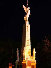 Cenotaph And Memorial Gates - Accommodation Directory 0