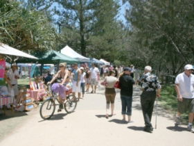 Broadbeach Art And Craft Markets - Accommodation Directory 2